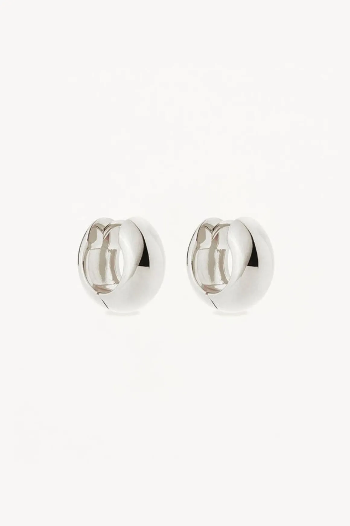 BOLD HUGGIE HOOPS (STERLING SILVER)