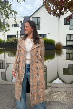 BRENTWOOD TRENCH COAT (CAMEL CHECK)