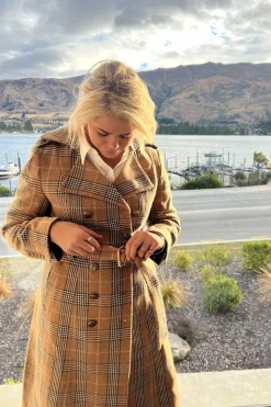 BRENTWOOD TRENCH COAT (CAMEL CHECK)