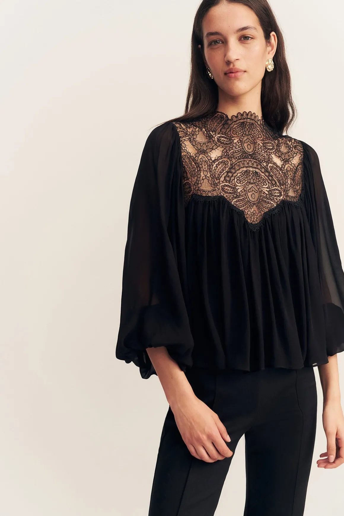 EMORY LACE BLOUSE (BLACK)