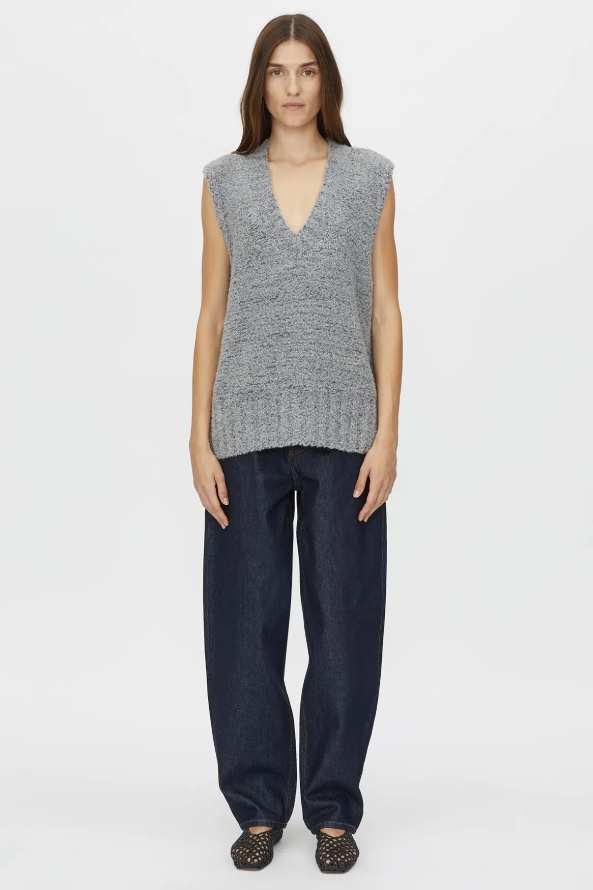 IZARA KNIT VEST (CHARCOAL NAVY)