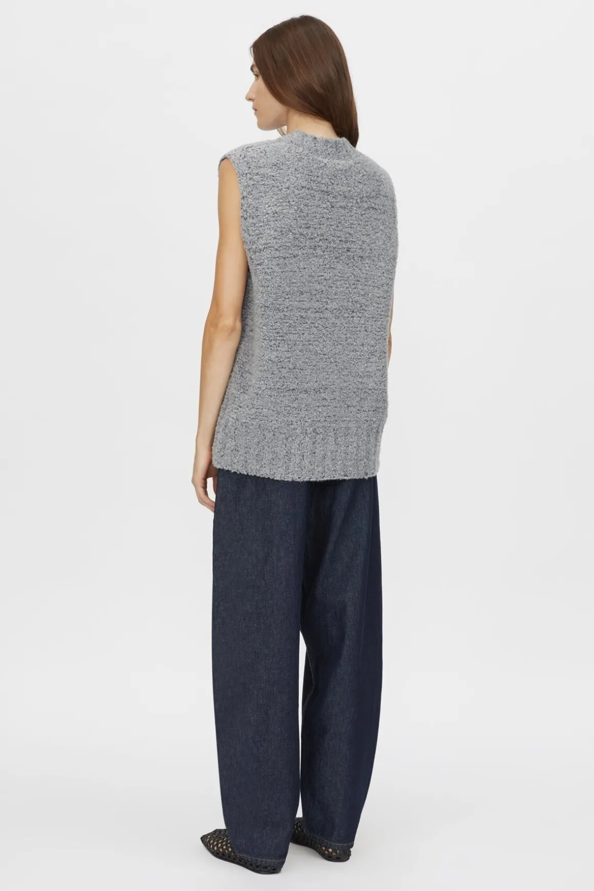IZARA KNIT VEST (CHARCOAL NAVY)