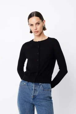 MAINE MERINO CARDIGAN (BLACK)