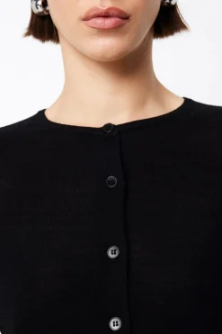 MAINE MERINO CARDIGAN (BLACK)