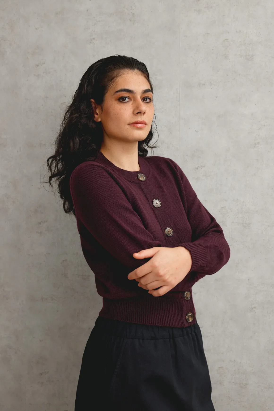 MERINO CREW NECK CARDIGAN (FIG)
