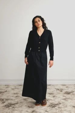 MERINO V NECK CROP CARDIGAN (BLACK)