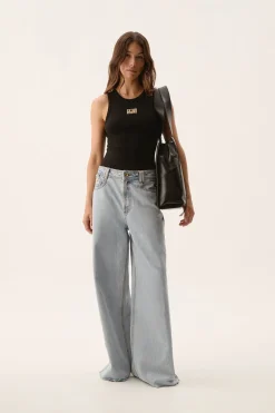 OUTLAND JEANS (LIGHT WASH DENIM)