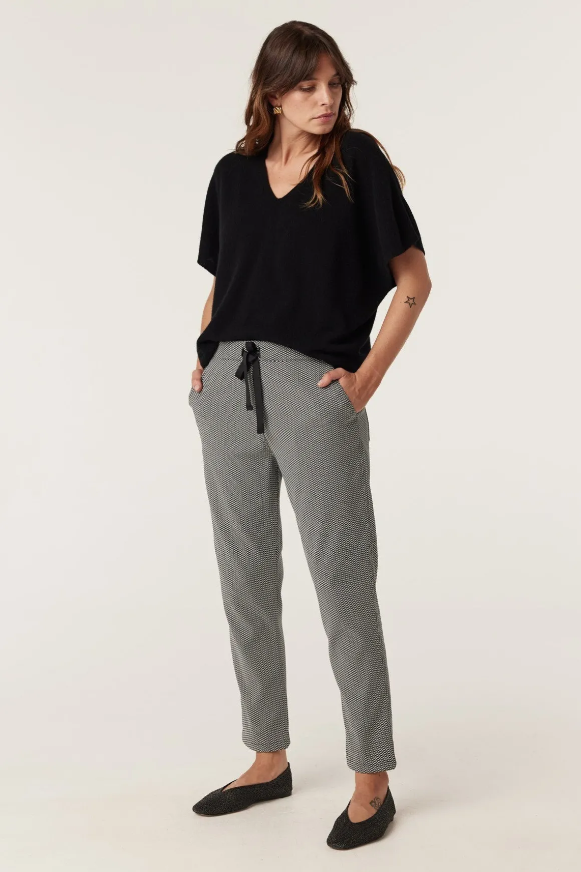 PURE CASHMERE RELAXED TOP (BLACK)