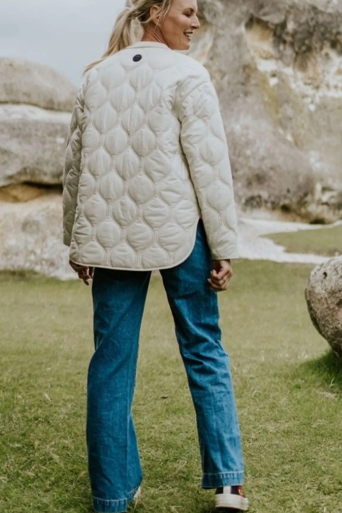 TALEI QUILT BOMBER (CREAM)