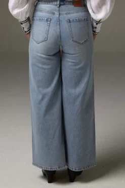 TRUMP JEAN (WASHED DENIM)